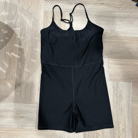 Old Navy Active Cloud Go-Dry Black Romper Size L - Picture 2 of 6